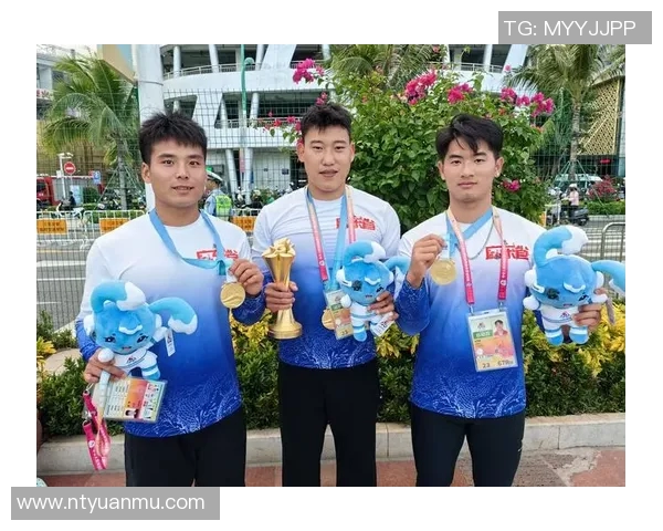 武汉攀岩队与南京攀岩队赛后复盘团队协作的成功与不足分析